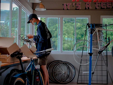 Fahrradmechaniker & E-Bike-Service Fahrrad­mechaniker & E-Bike-Service